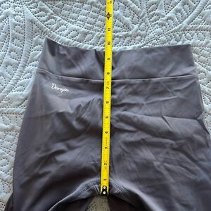 Danysu scrunch bum leggings.